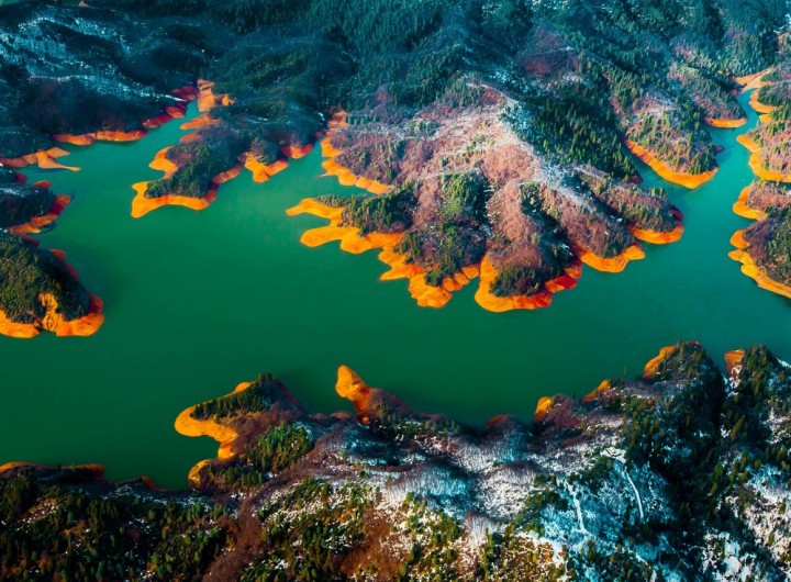 28. Shasta Lake, California, USA.