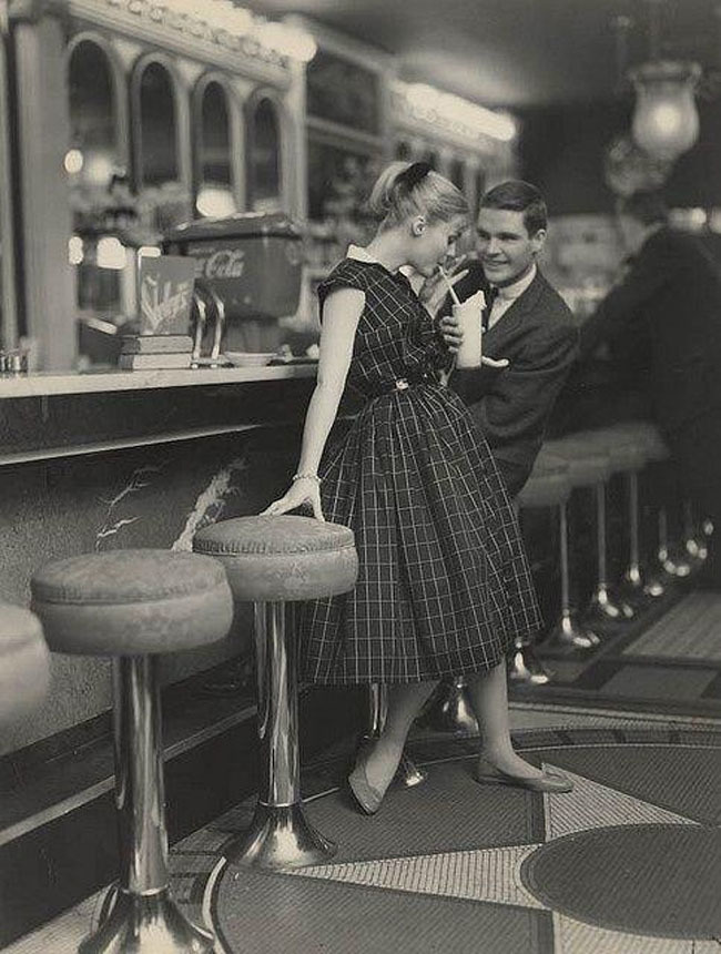 31. This is how teenagers dated in the 1950s