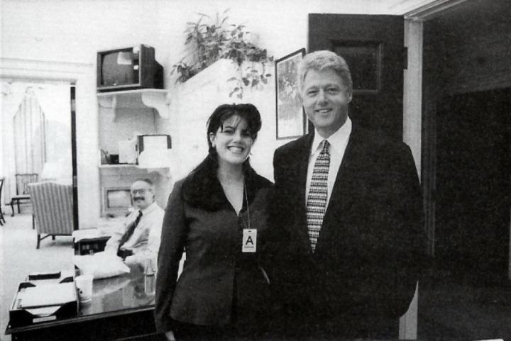 6. President William Jefferson Clinton poses for a picture with a White House intern (1995)