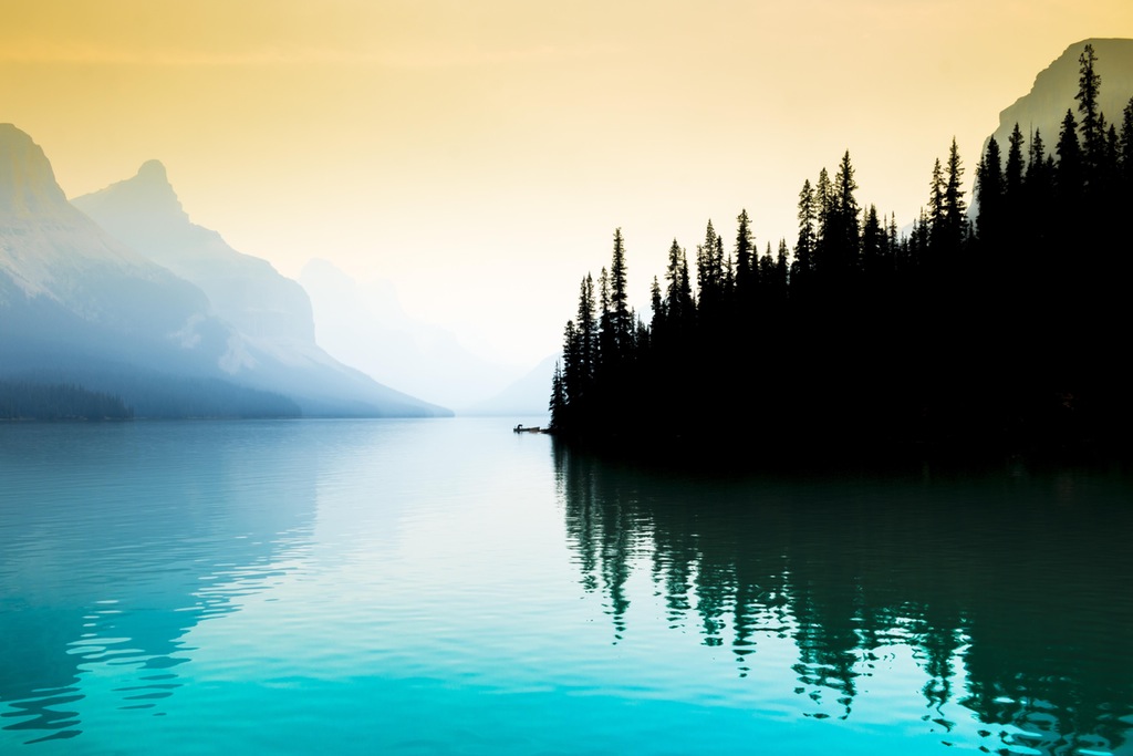 16. Early morning - Maligne lake, Alberta Canada